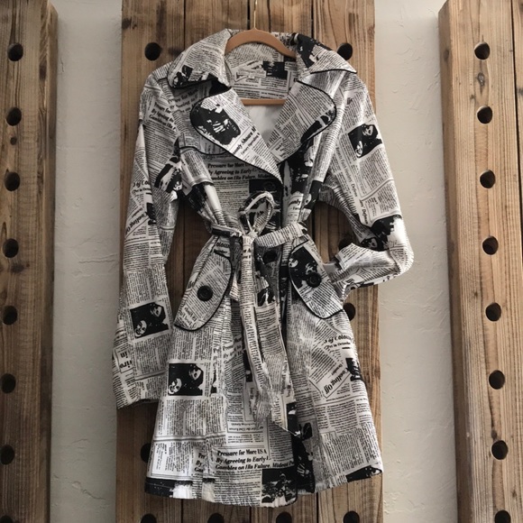 nike newsprint jacket ladies